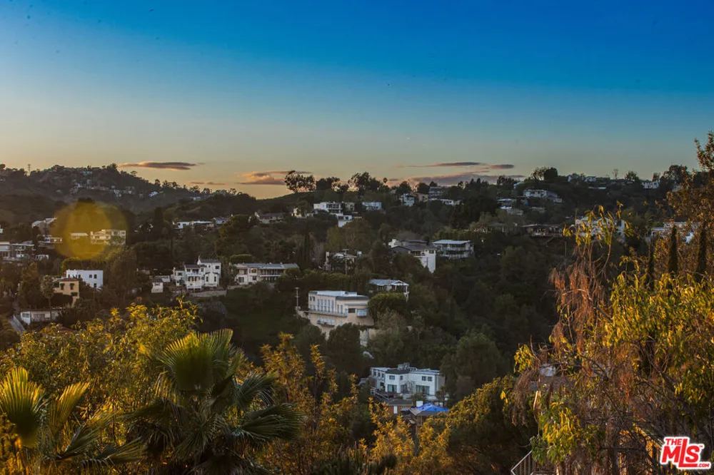 5690 Hill Oak Drive Los Angeles, CA 90068