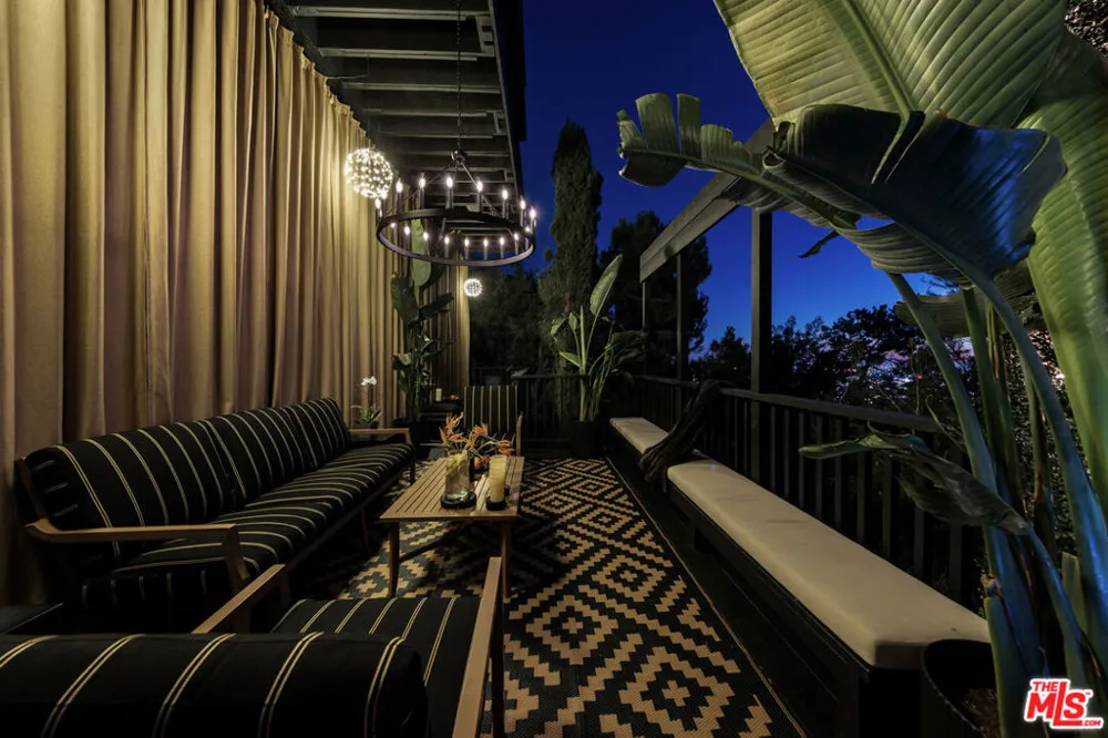 5690 Hill Oak Drive Los Angeles, CA 90068