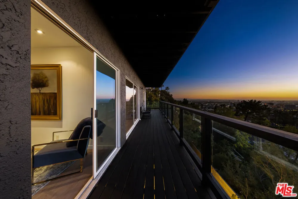 5690 Hill Oak Drive Los Angeles, CA 90068