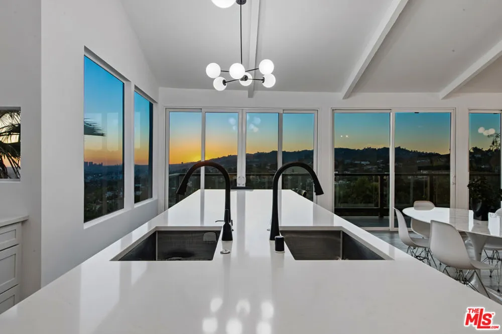 5690 Hill Oak Drive Los Angeles, CA 90068