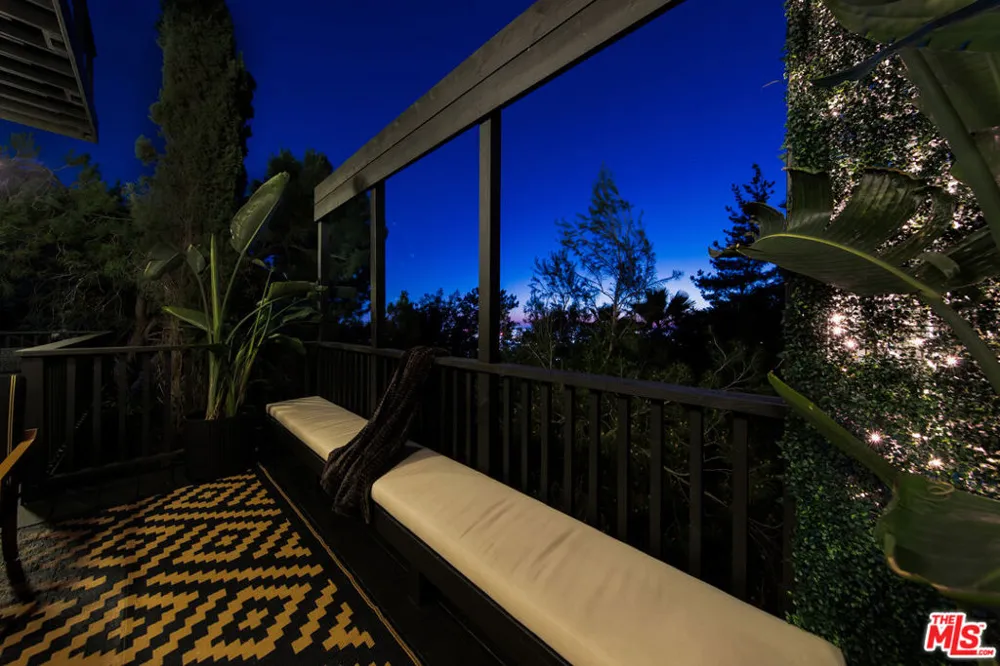 5690 Hill Oak Drive Los Angeles, CA 90068