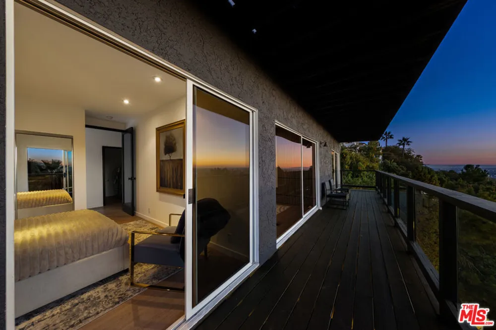 5690 Hill Oak Drive Los Angeles, CA 90068
