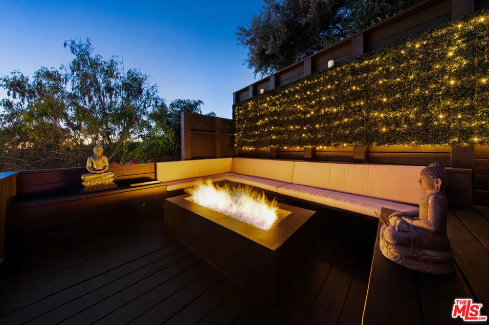 5690 Hill Oak Drive Los Angeles, CA 90068