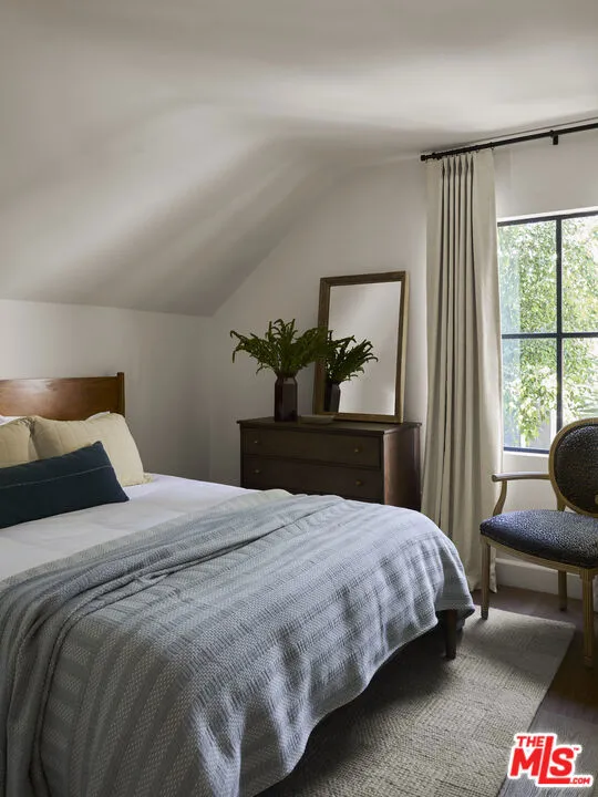 8334 Kirkwood Drive Los Angeles, CA 90046