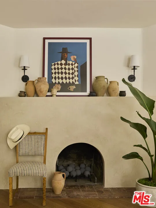 8334 Kirkwood Drive Los Angeles, CA 90046
