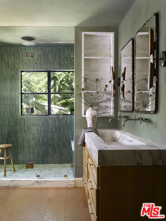 8334 Kirkwood Drive Los Angeles, CA 90046
