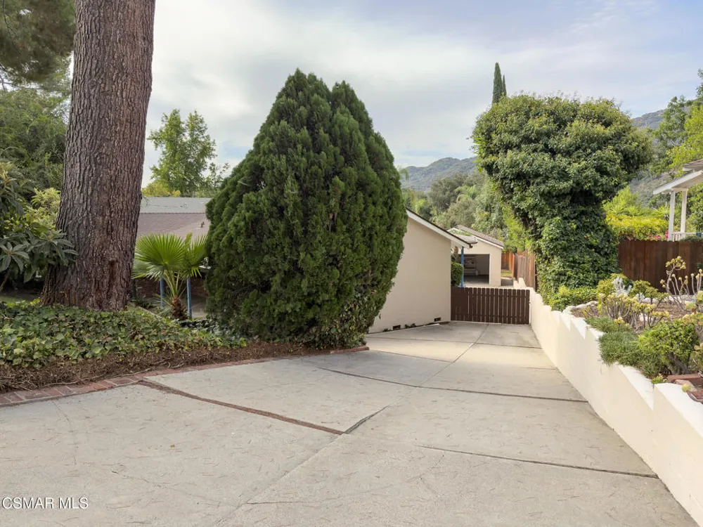 3932 Mayfield Avenue Glendale, CA 91214