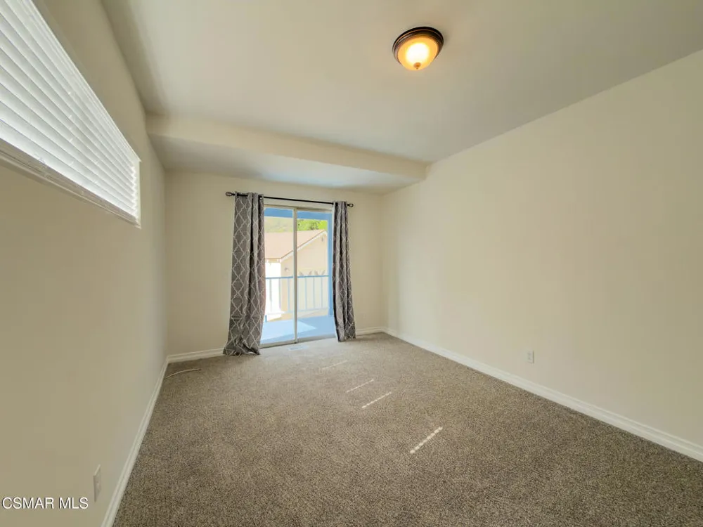 3932 Mayfield Avenue Glendale, CA 91214