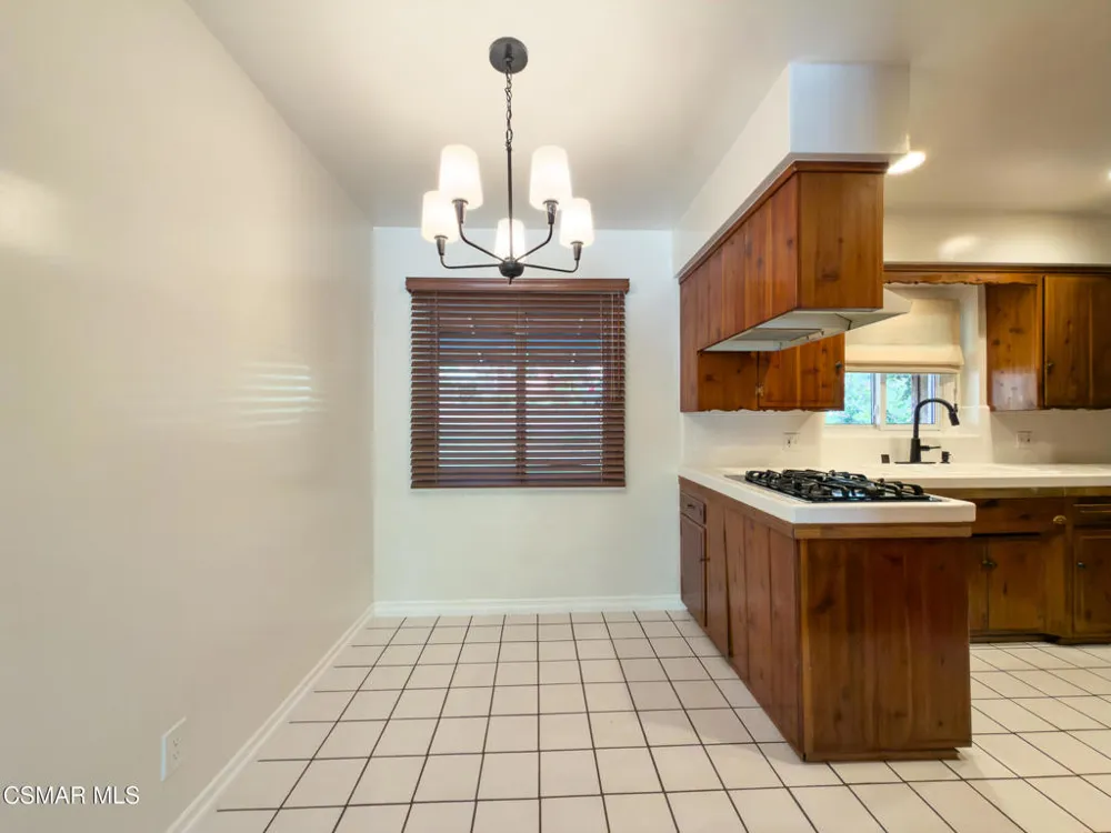 3932 Mayfield Avenue Glendale, CA 91214