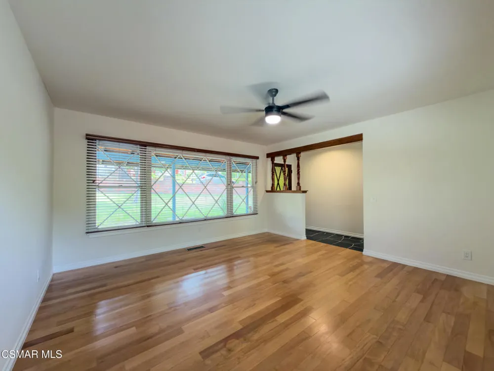 3932 Mayfield Avenue Glendale, CA 91214