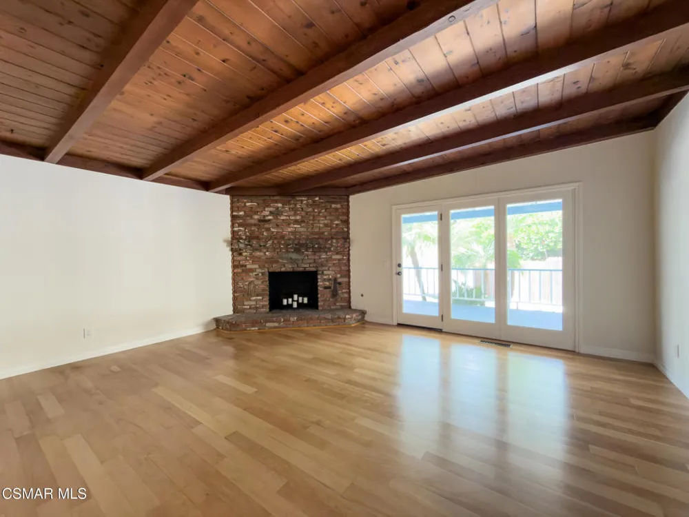 3932 Mayfield Avenue Glendale, CA 91214