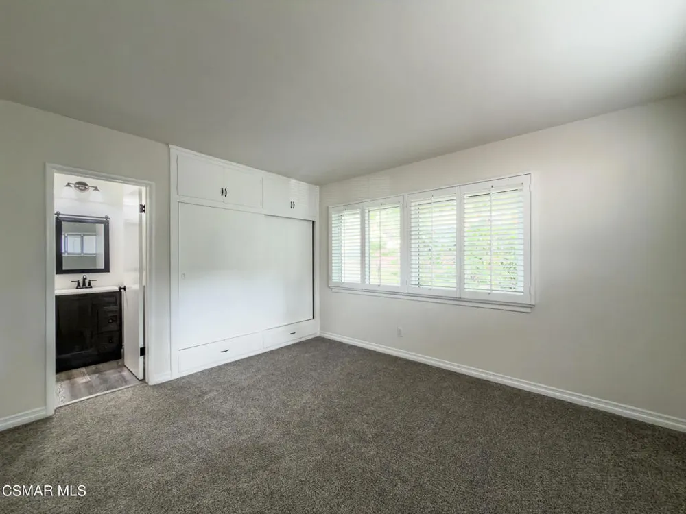 3932 Mayfield Avenue Glendale, CA 91214