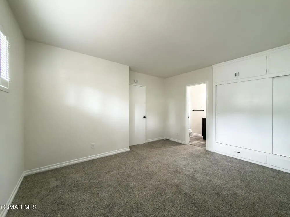3932 Mayfield Avenue Glendale, CA 91214