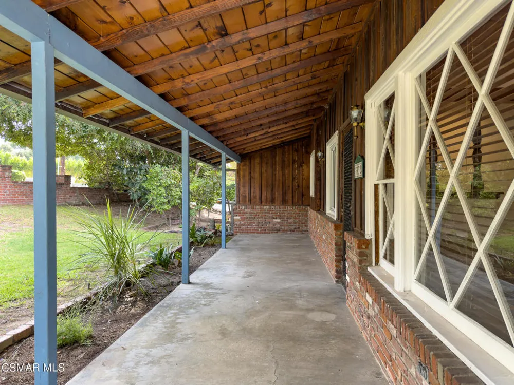 3932 Mayfield Avenue Glendale, CA 91214