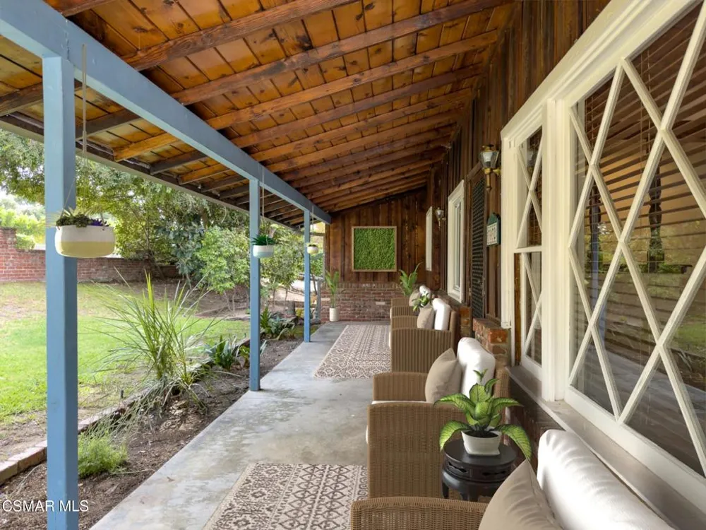 3932 Mayfield Avenue Glendale, CA 91214