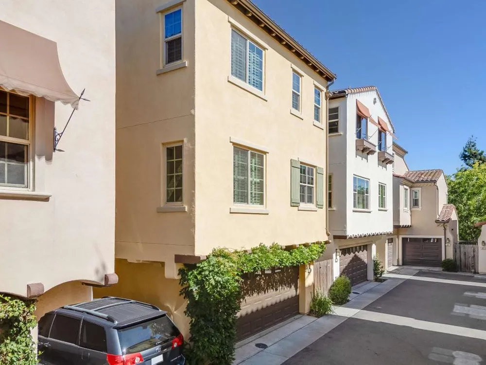 90 Castillo Lane Milpitas, CA 95035