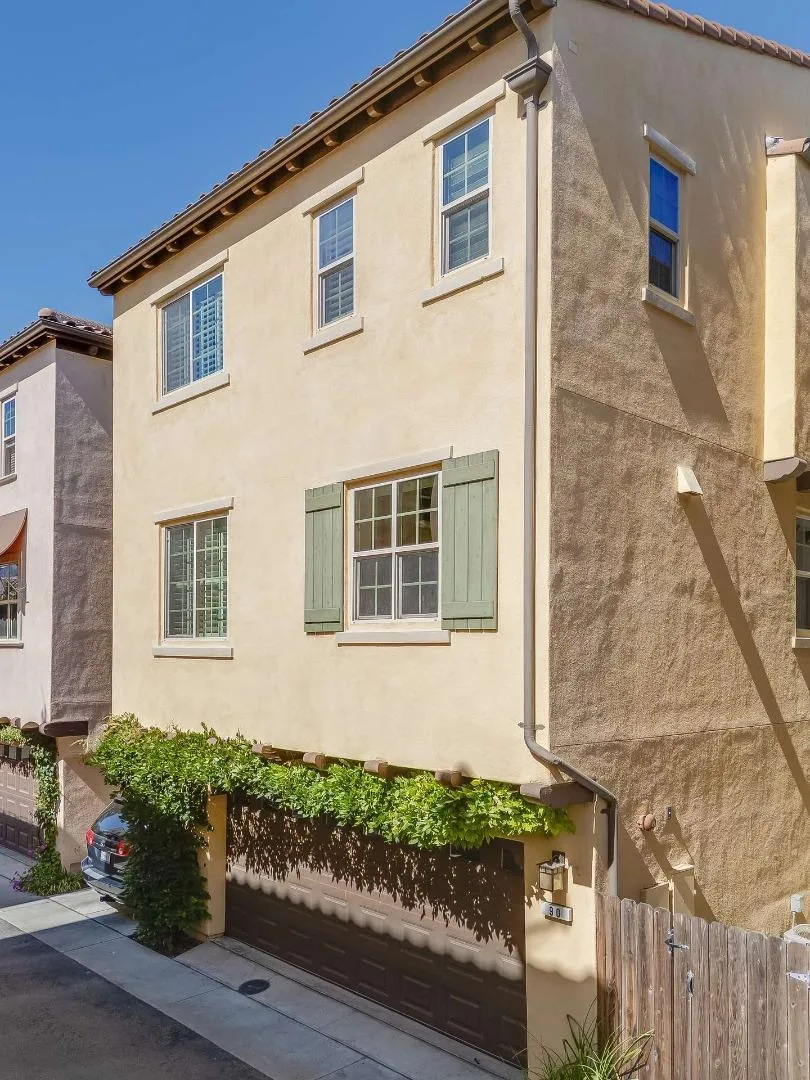 90 Castillo Lane Milpitas, CA 95035