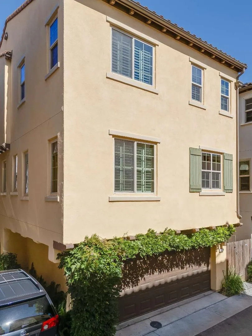90 Castillo Lane Milpitas, CA 95035