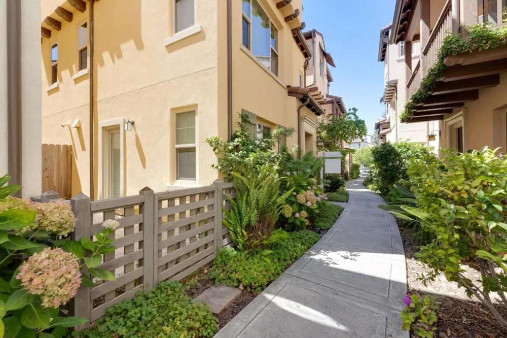 90 Castillo Lane Milpitas, CA 95035