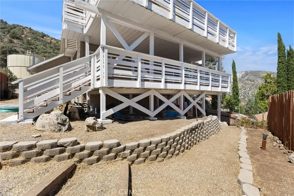 120 South End Frazier Park, CA 93225