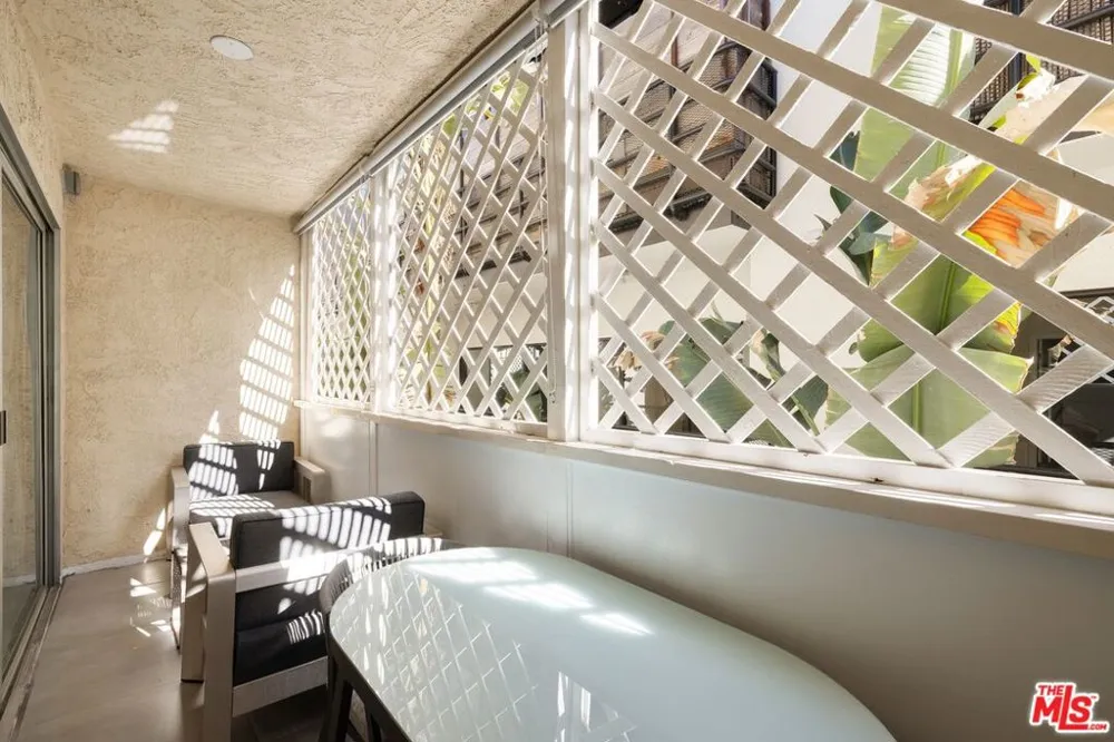 1209 Larrabee Street #4 West Hollywood, CA 90069