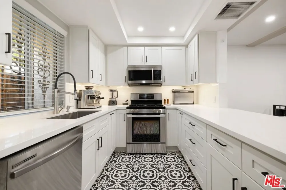 1209 Larrabee Street #4 West Hollywood, CA 90069