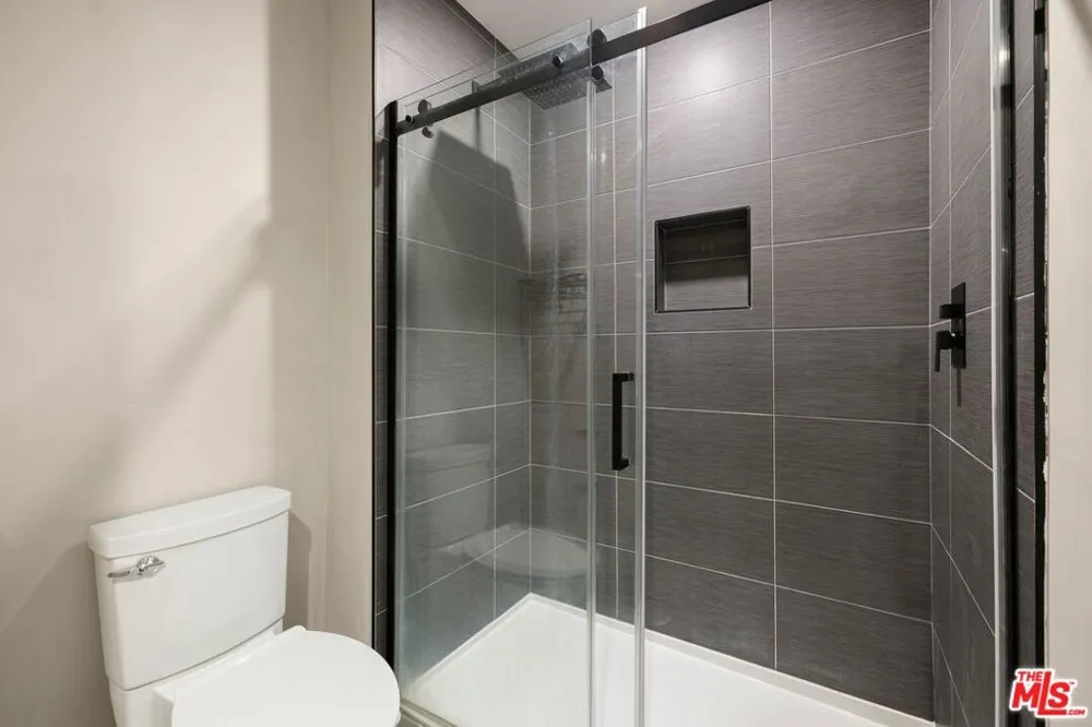 1209 Larrabee Street #4 West Hollywood, CA 90069