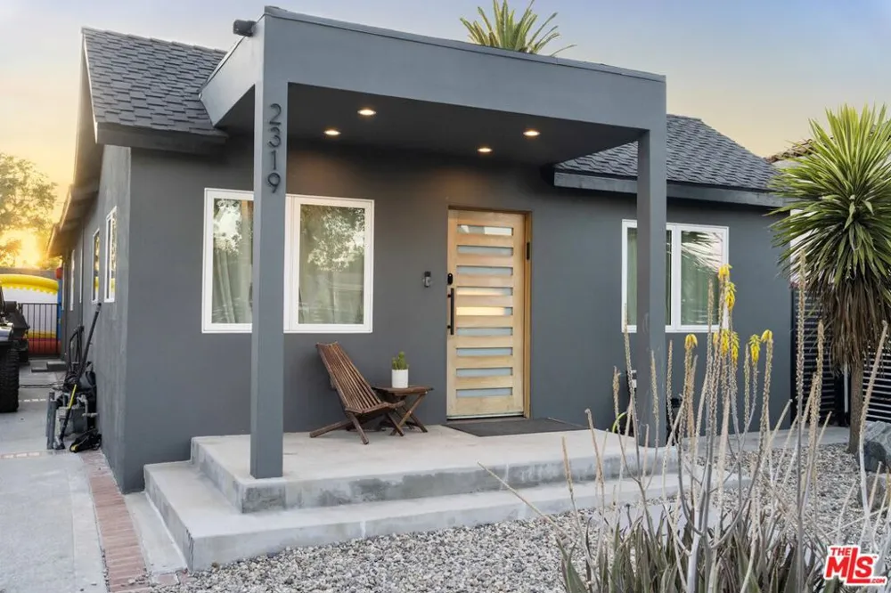 2319 S Cloverdale Avenue Los Angeles, CA 90016