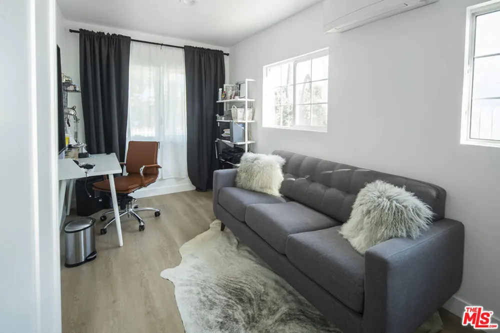 2319 S Cloverdale Avenue Los Angeles, CA 90016