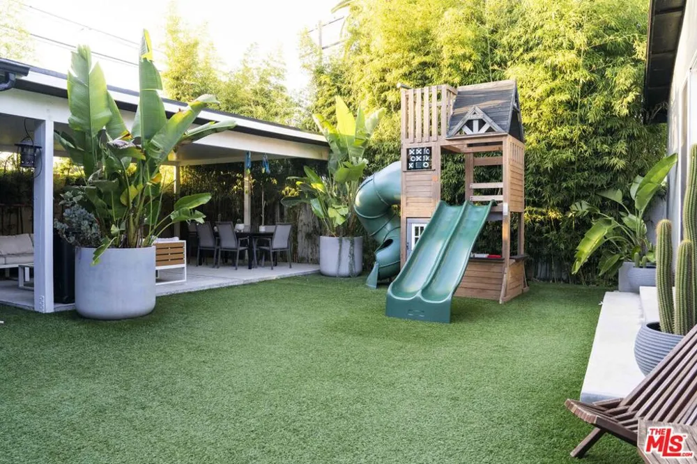 2319 S Cloverdale Avenue Los Angeles, CA 90016