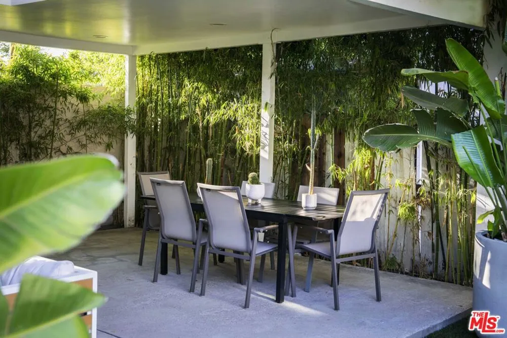 2319 S Cloverdale Avenue Los Angeles, CA 90016
