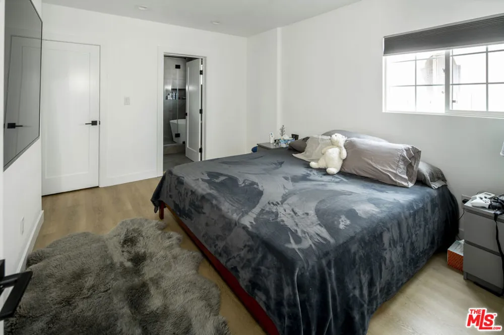 2319 S Cloverdale Avenue Los Angeles, CA 90016