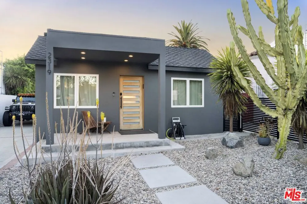 2319 S Cloverdale Avenue Los Angeles, CA 90016