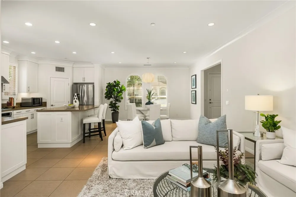 61 Cactus Flower Irvine, CA 92620