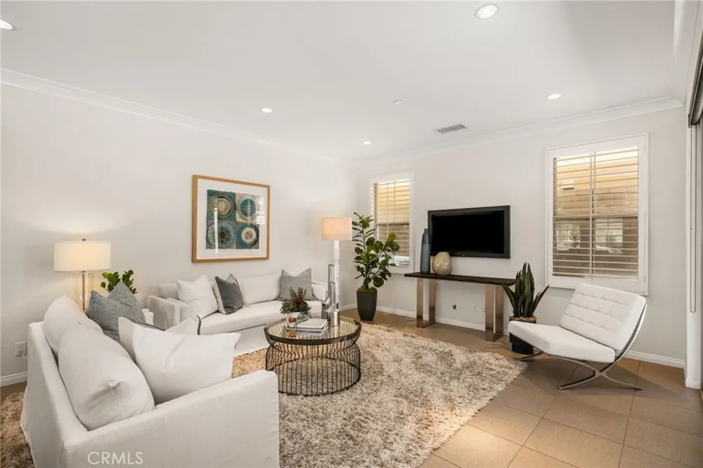 61 Cactus Flower Irvine, CA 92620