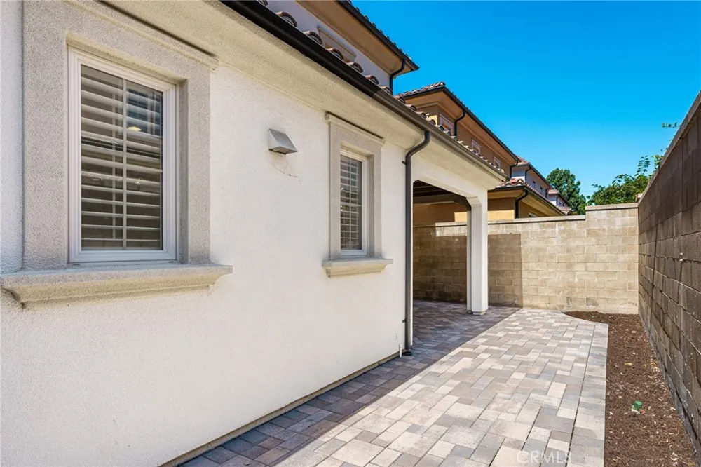 61 Cactus Flower Irvine, CA 92620