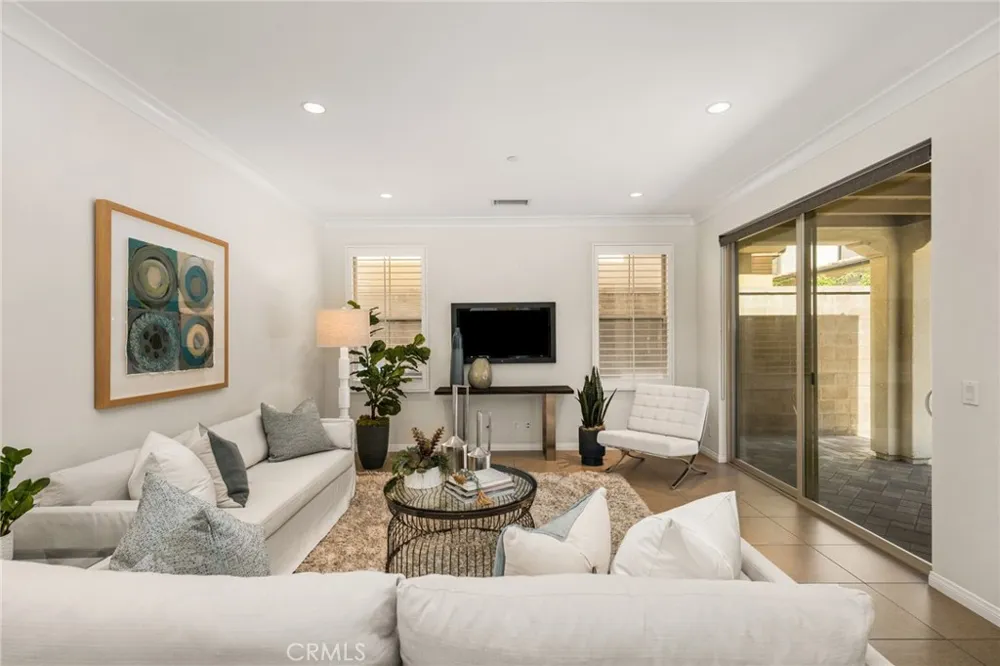 61 Cactus Flower Irvine, CA 92620
