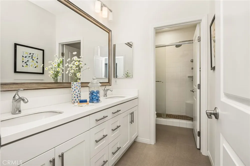 61 Cactus Flower Irvine, CA 92620