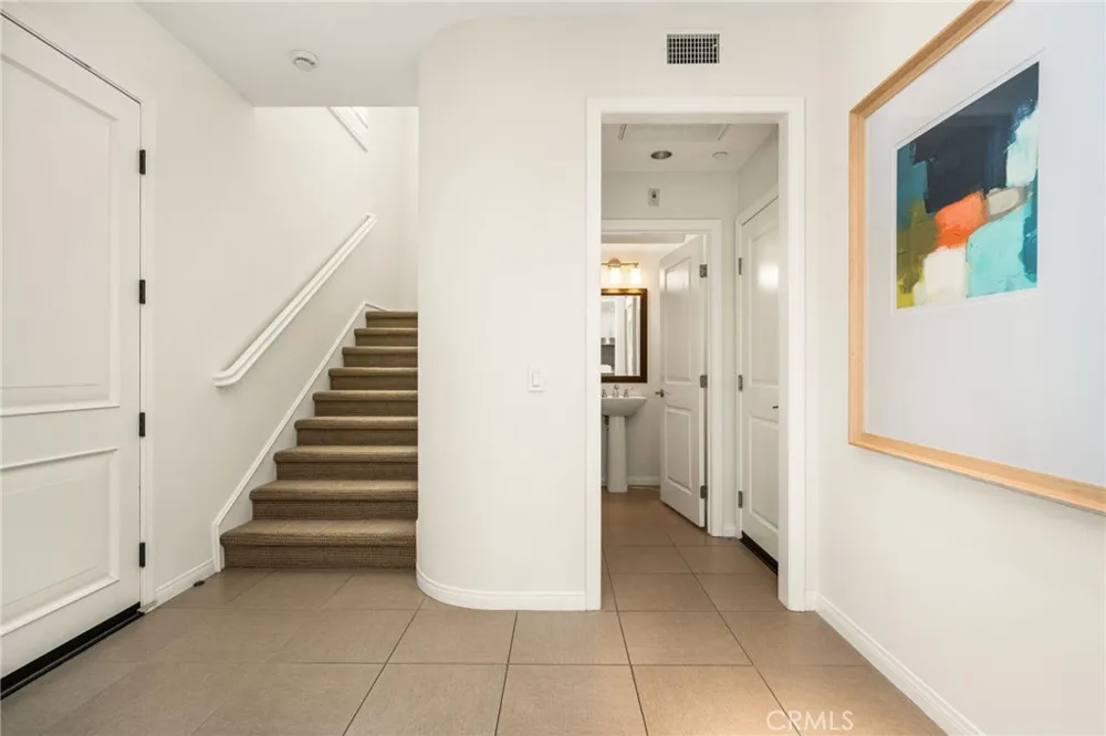 61 Cactus Flower Irvine, CA 92620
