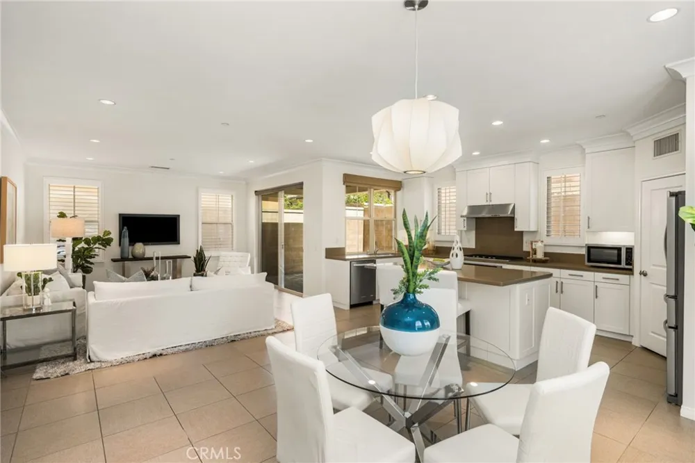 61 Cactus Flower Irvine, CA 92620