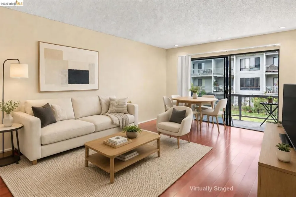 8 Commodore DR #C359 Emeryville, CA 94608
