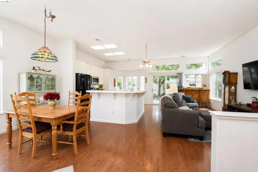 30 Winesap Dr Brentwood, CA 94513