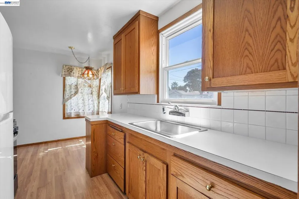 477 Cascade Rd San Leandro, CA 94577