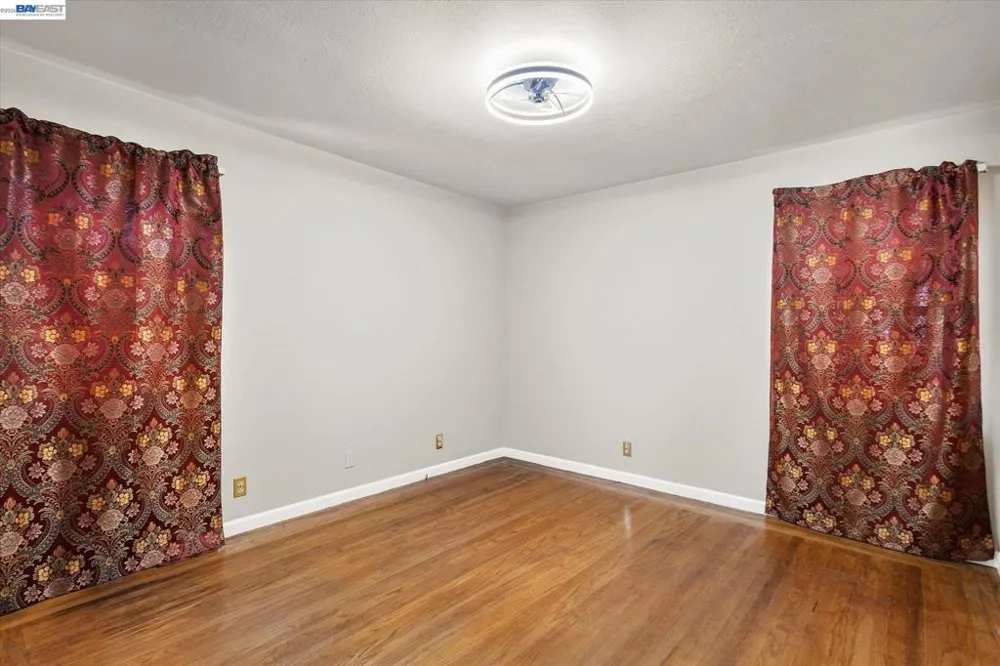 477 Cascade Rd San Leandro, CA 94577
