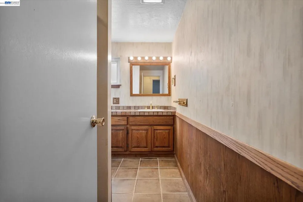 477 Cascade Rd San Leandro, CA 94577