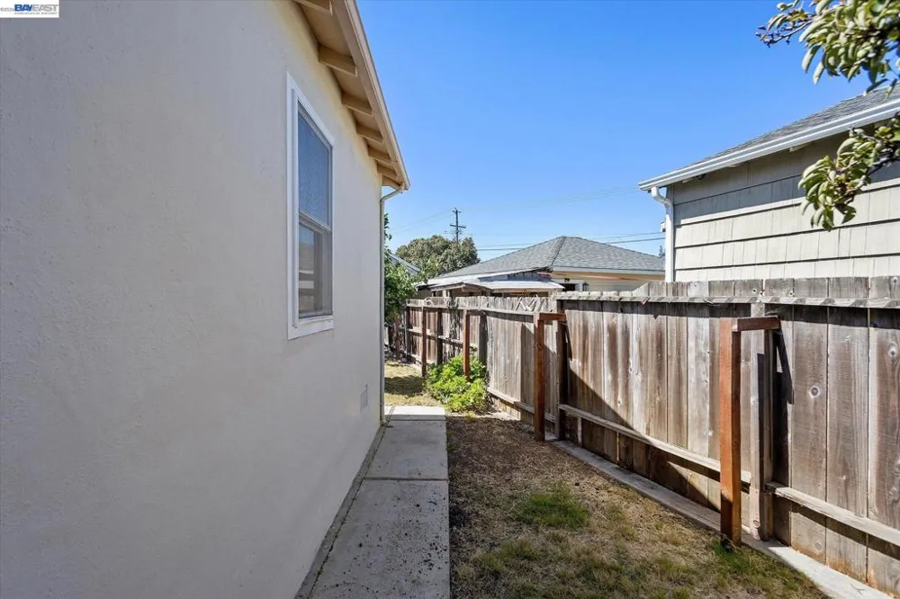 477 Cascade Rd San Leandro, CA 94577