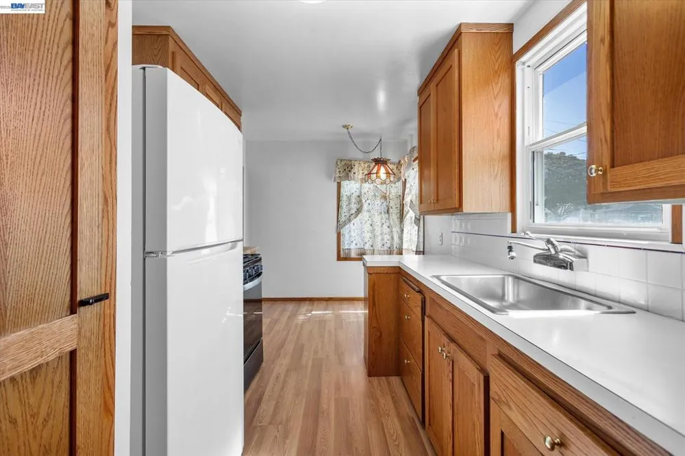 477 Cascade Rd San Leandro, CA 94577