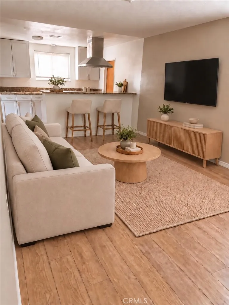 217 Fanshaw Avenue Pomona, CA 91768