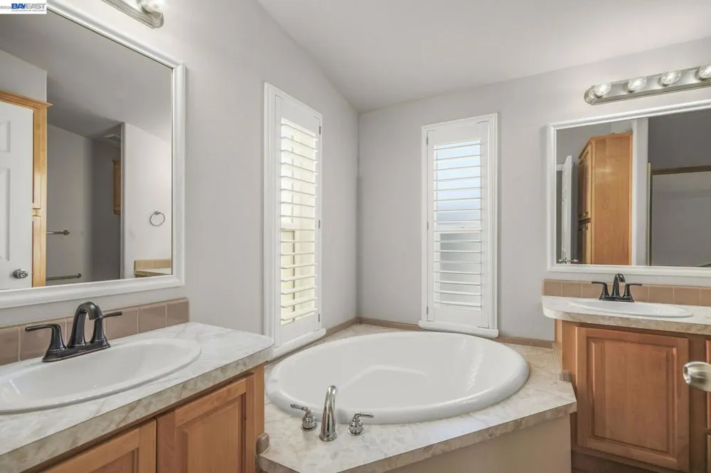3263 Vineyard Ave. Pleasanton, CA 94566