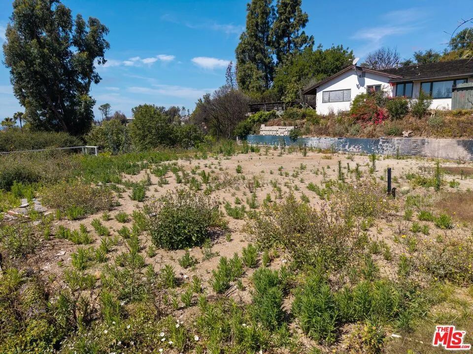 1025 Las Pulgas Road Pacific Palisades, CA 90272